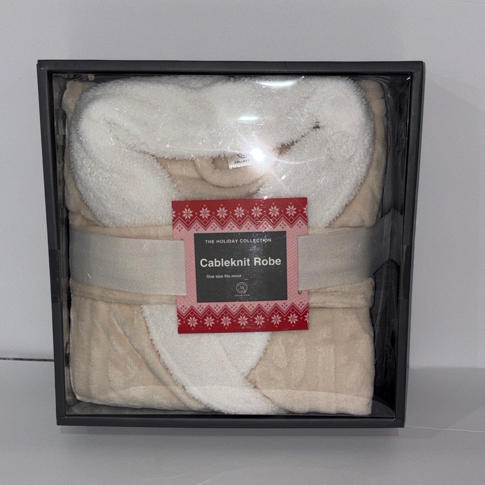 The Holiday Collection Cableknit Robe in Cream OS
